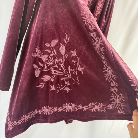 LA BELLUM HILLARY SCOTT Women's S Embroidered pink Velvet Open
Cardigan - Picture 7 of 14